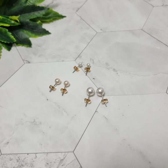 Set of 3 Pearl Fashion Earrings🌟 2 For $25 🌟 - Picture 3 of 4